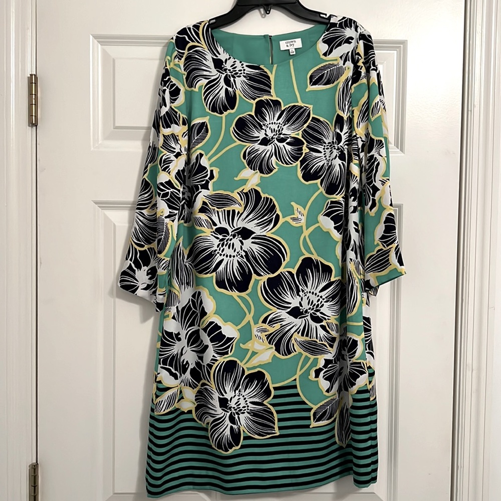 Crown and Ivy Shift Dress. Sz 4.